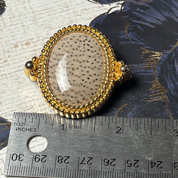 Vintage Gold Tone Petrified Wood Cabochon Stone Scarf Clip - Picture 7 of 7